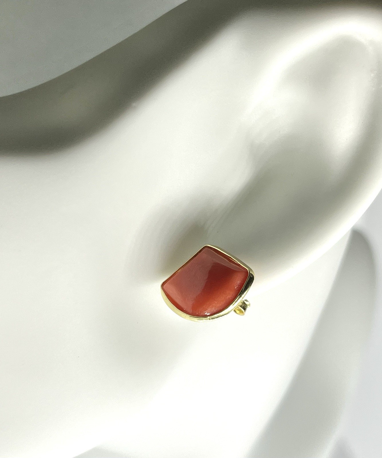 Mediterranean Red Coral Earrings 12x14mm in 18kt Gold – Fan – Italy