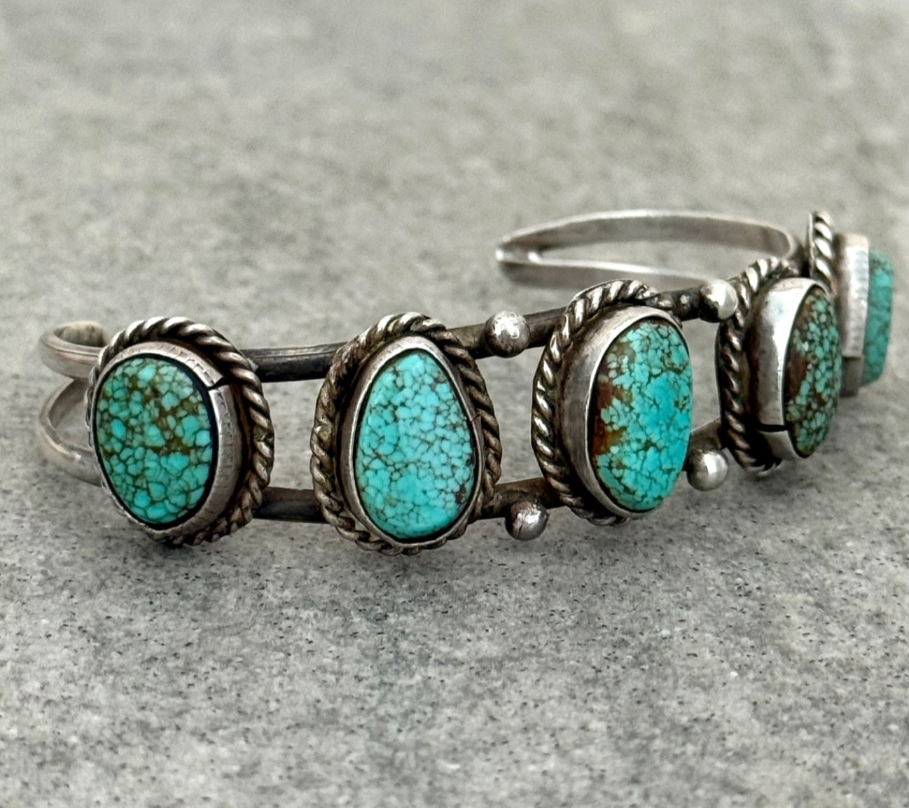 Vintage Native American Navajo NUMBER 8 MINE Turquoise Sterling Bracelet 6.7 in