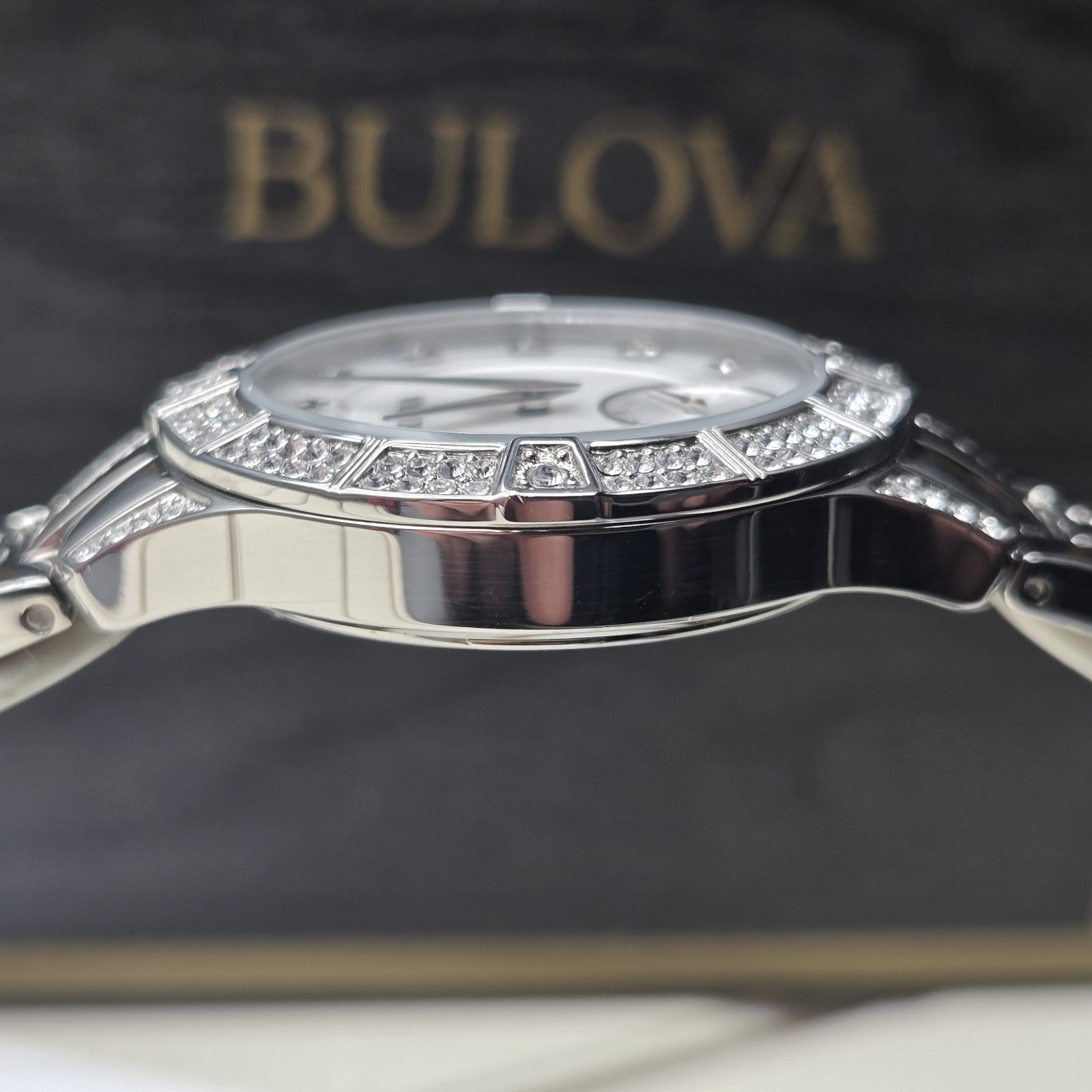 Bulova 96L291 Women’s Silver Crystal Bezel Bracelet Watch Store Display