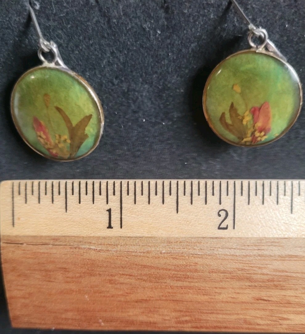 Beautiful Vintage Sterling Earrings Dried Flowers in Resin with french hook
