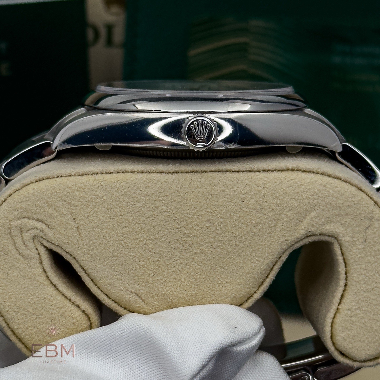 Rolex Oyster Perpetual 41 Blue Dial Ref. 124300 – Box & Papers
