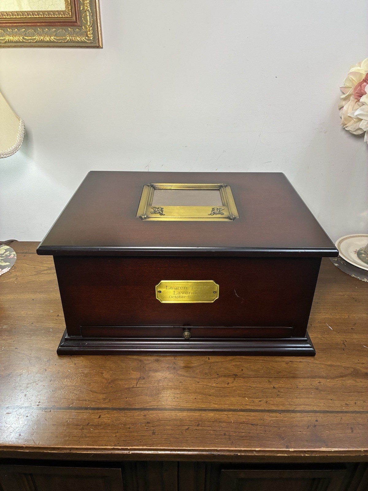 Vintage Bombay Co Large Mahogany Wooden Keepsake Jewelry Box Brass Picture Frame