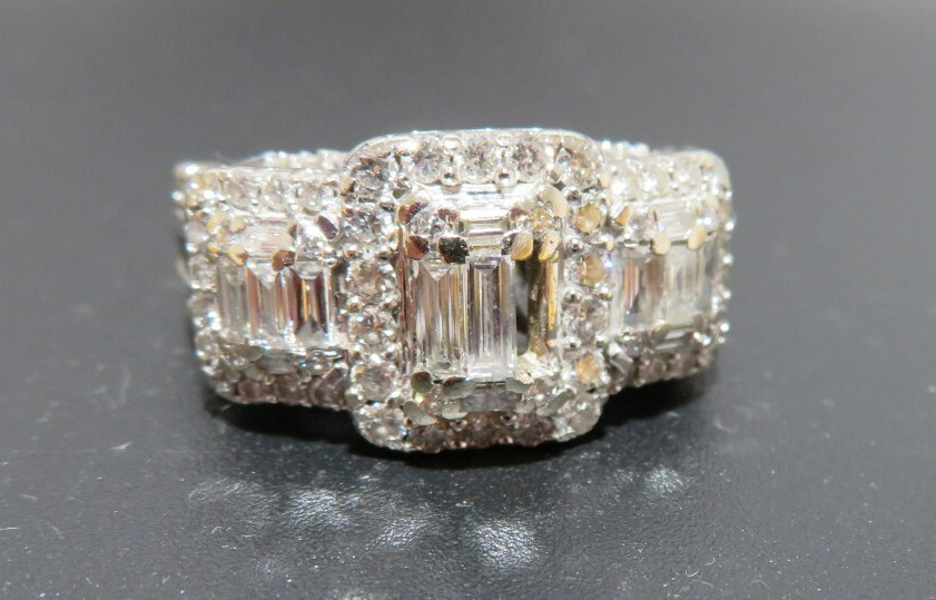 14K WG EMERALD CUT & ROUND CLUSTER ENGAGEMENT RING 1.00 tcw SZ 8.5 7.84g(G133479