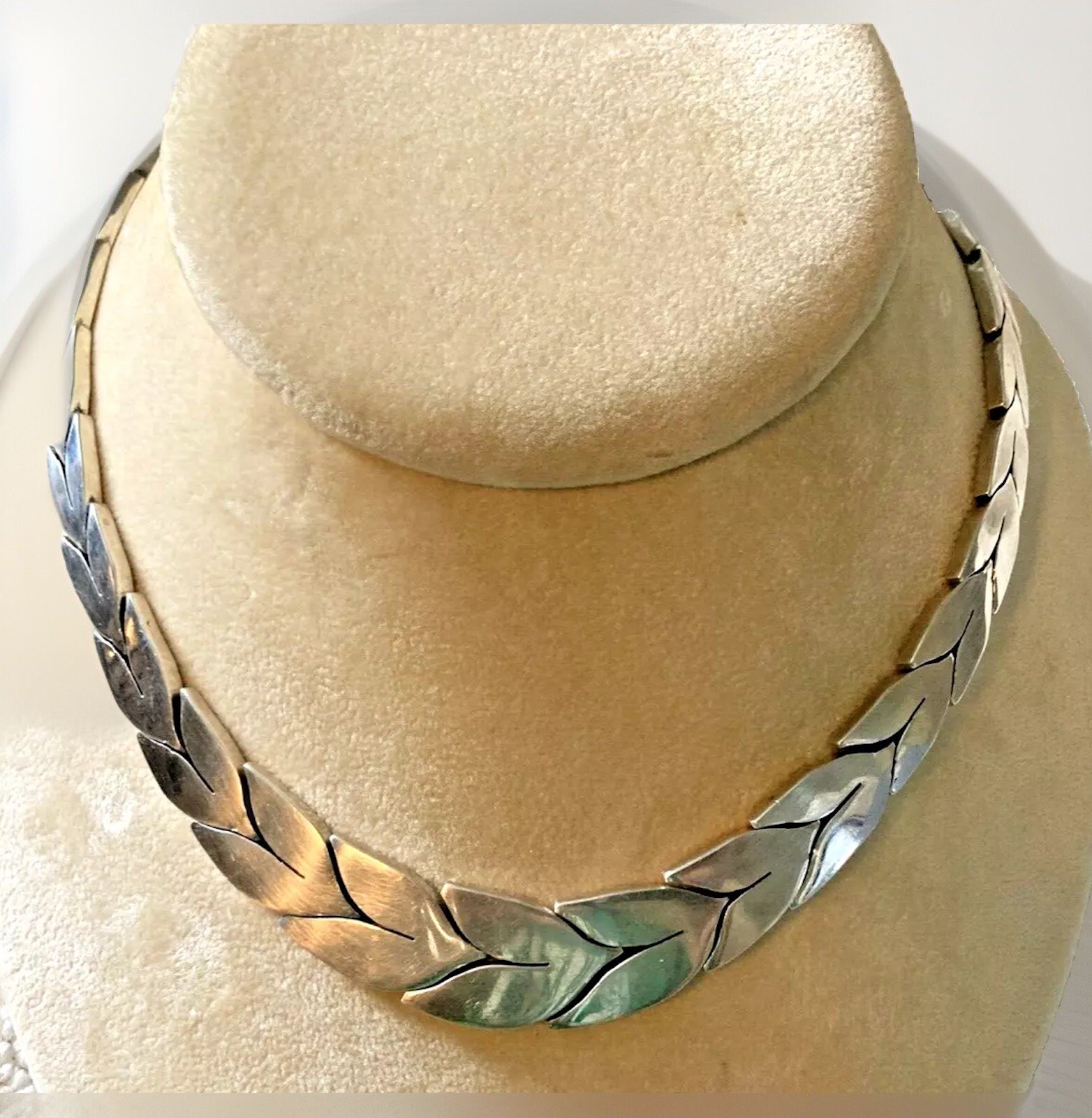 Sterling Silver Graduated Fishtail/Serpentine Link Necklace