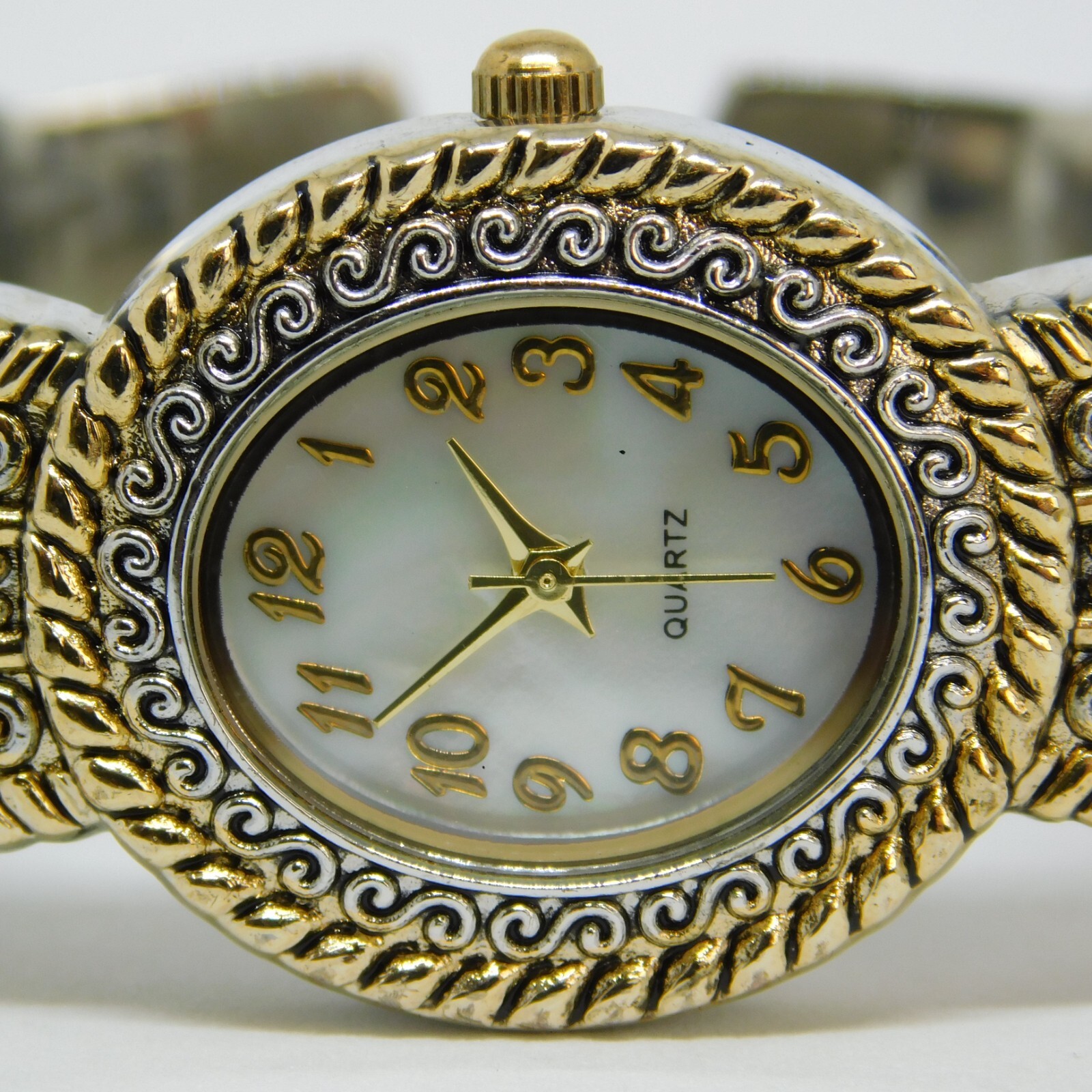 Accutime Watch Corp. JC2D22TT Cuff Bracelet Women’s Watch Sz. 6 1/4″ New Battery