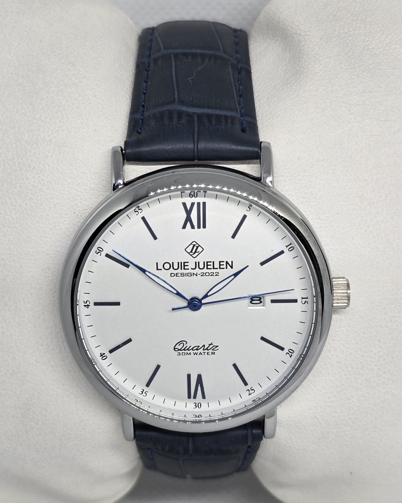 Man’s Classic Luxury Round Date Silver Tone Case Blue Leather Strap Watch 13
