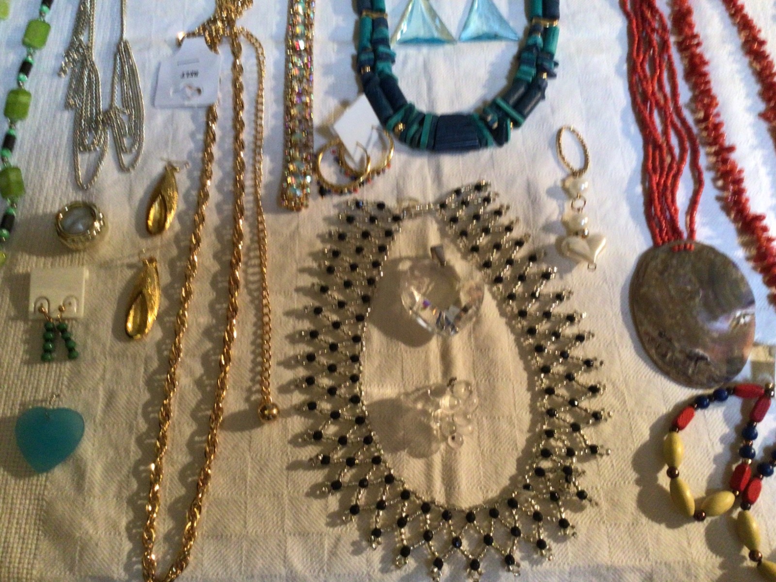 MAX LOT WITH NATURAL RED CORAL BRACELETS NECKLACES EARRINGS WITH BOXES