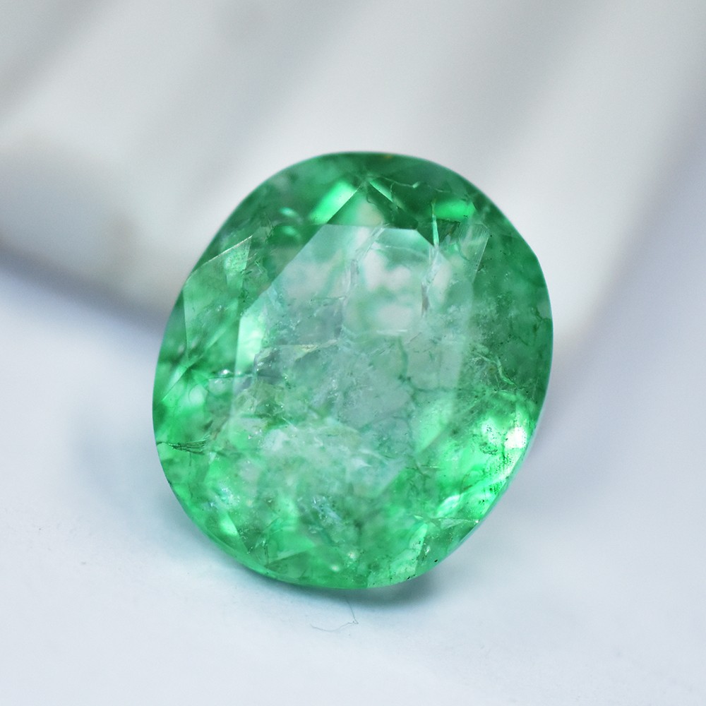 COLOMBIAN Natural Green Emerald 12.80 Ct Oval Shape CERTIFIED Loose Gemstone