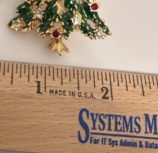 Christmas Tree Pin Vintage Pin Gold-toned Metal Jewelry Holiday Not Stamped