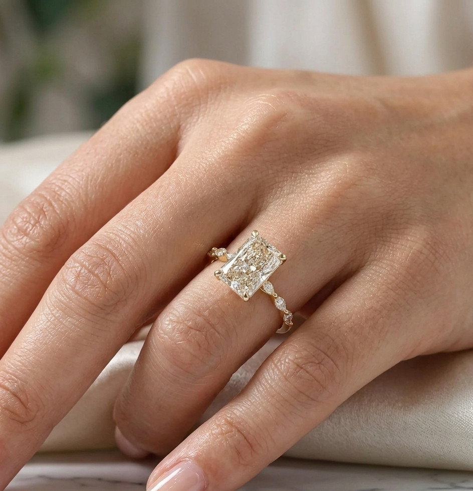 IGI 3.00 Ct Radiant Cut EF/VS1 Lab Grown Diamond Engagement Ring 14K Yellow Gold