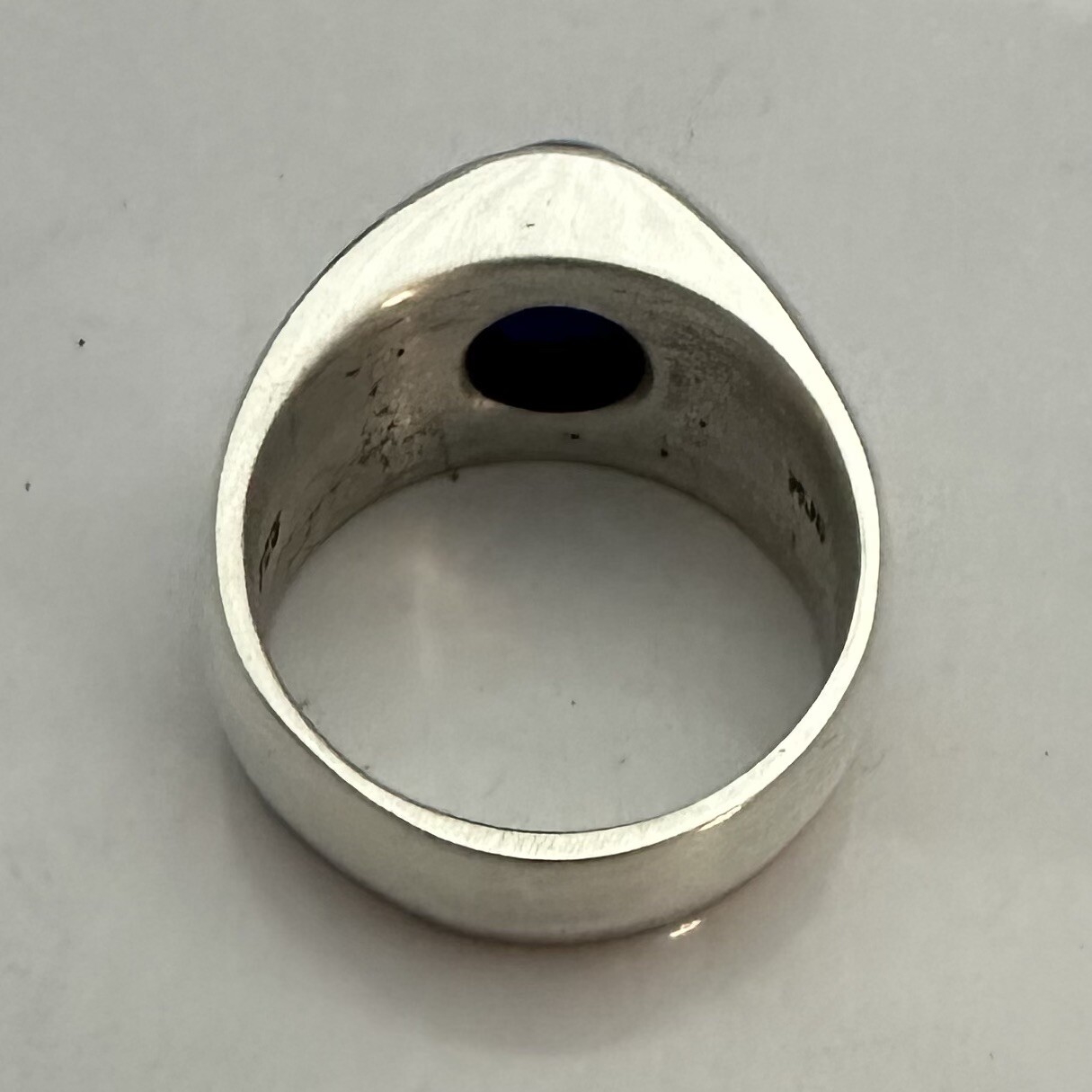 MJG STERLING SILVER BEZEL RING. 12 x 10mm OVAL LAB STAR SAPPHIRE. SZ 9.5