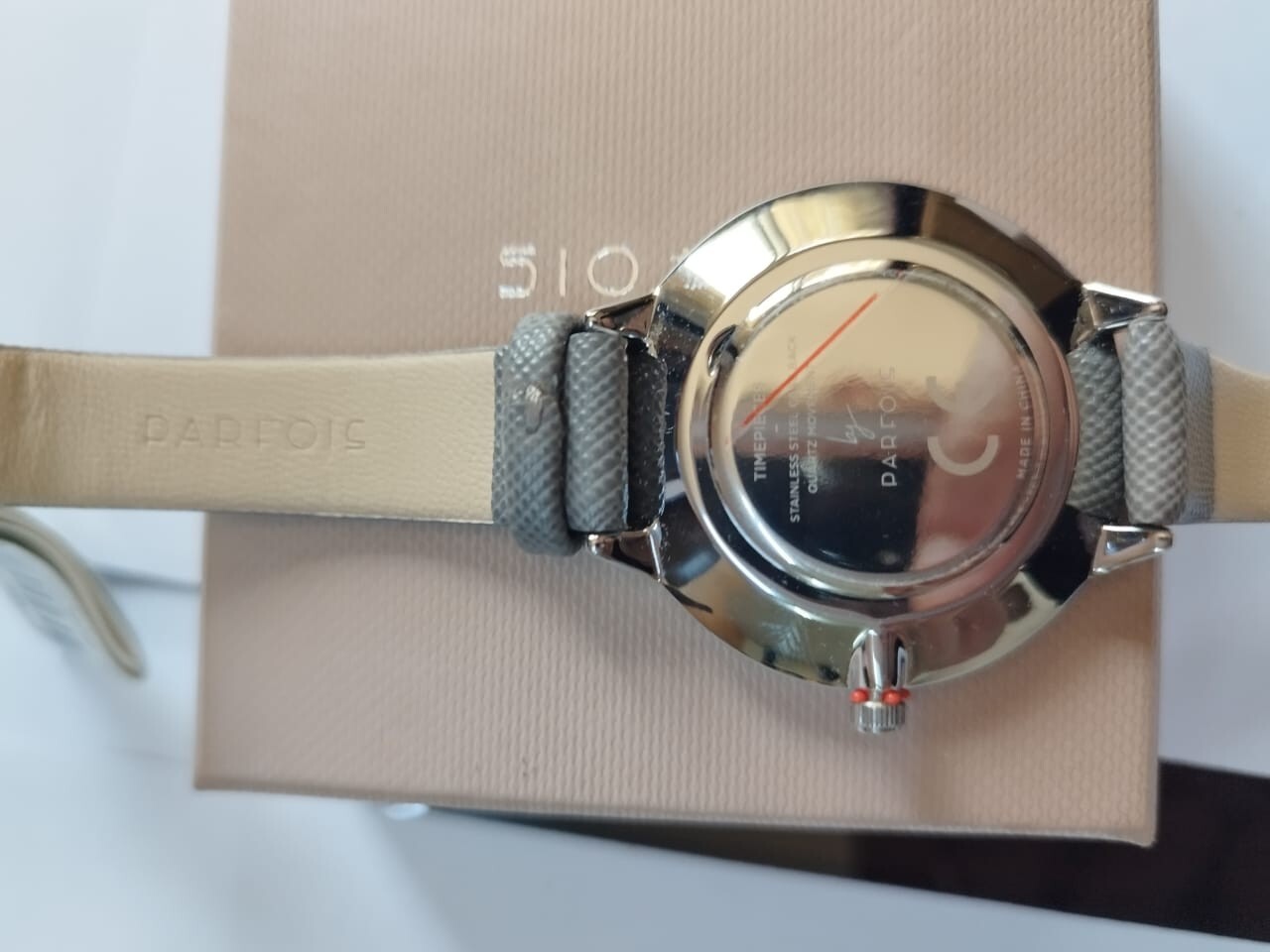 Ladies Faux Leather Bracelet Parfois. Wristwatch, Contrasting Face. Chinese Made