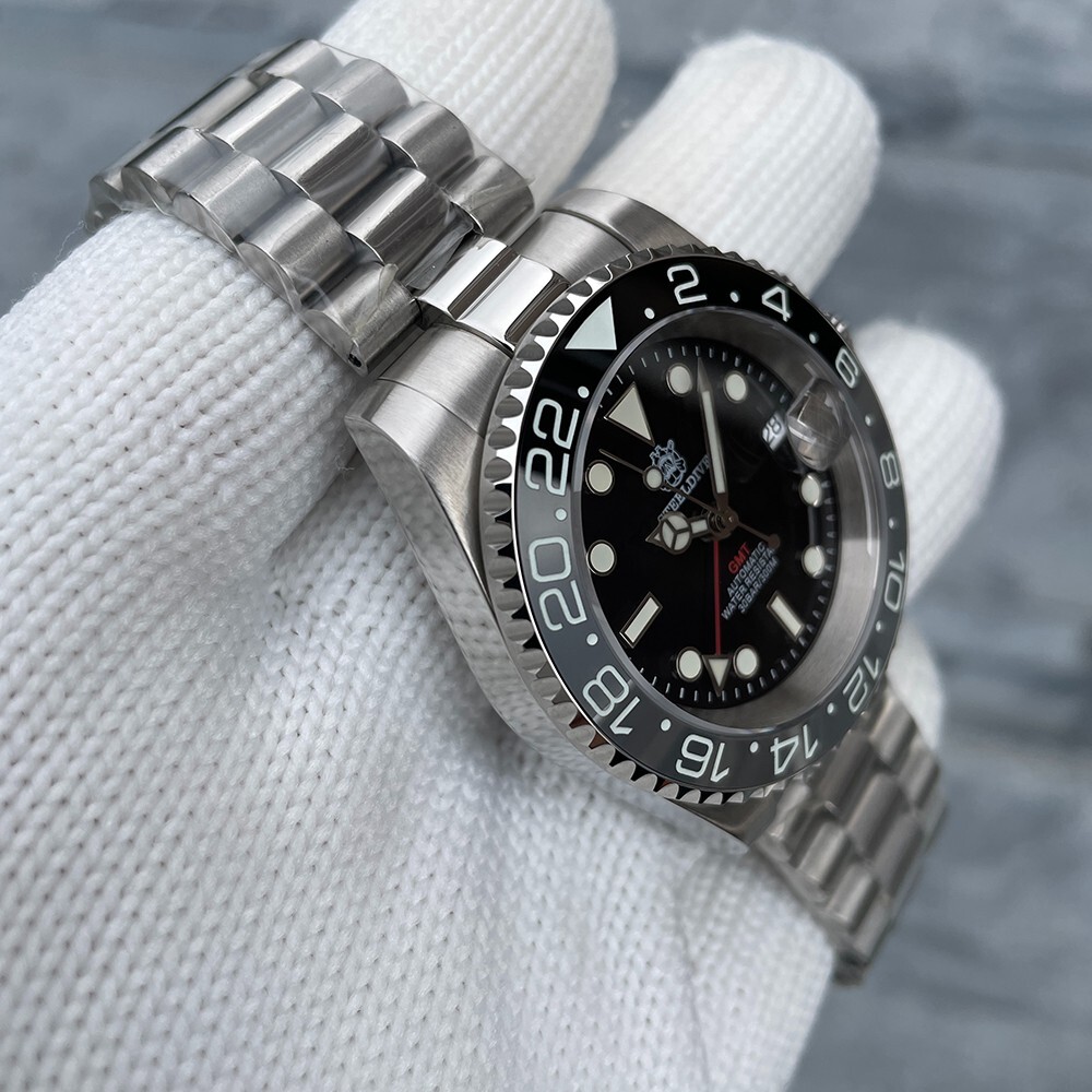 Steeldive SD1993, GMT, ‘Bruce Wayne’, NH34, Sapphire, Lume, 300m Diver, Diving