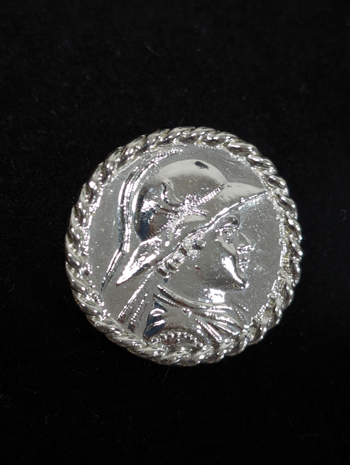Vintage Silver Tone Woman with Hat Round Classic Retro Scarf Dress Clip