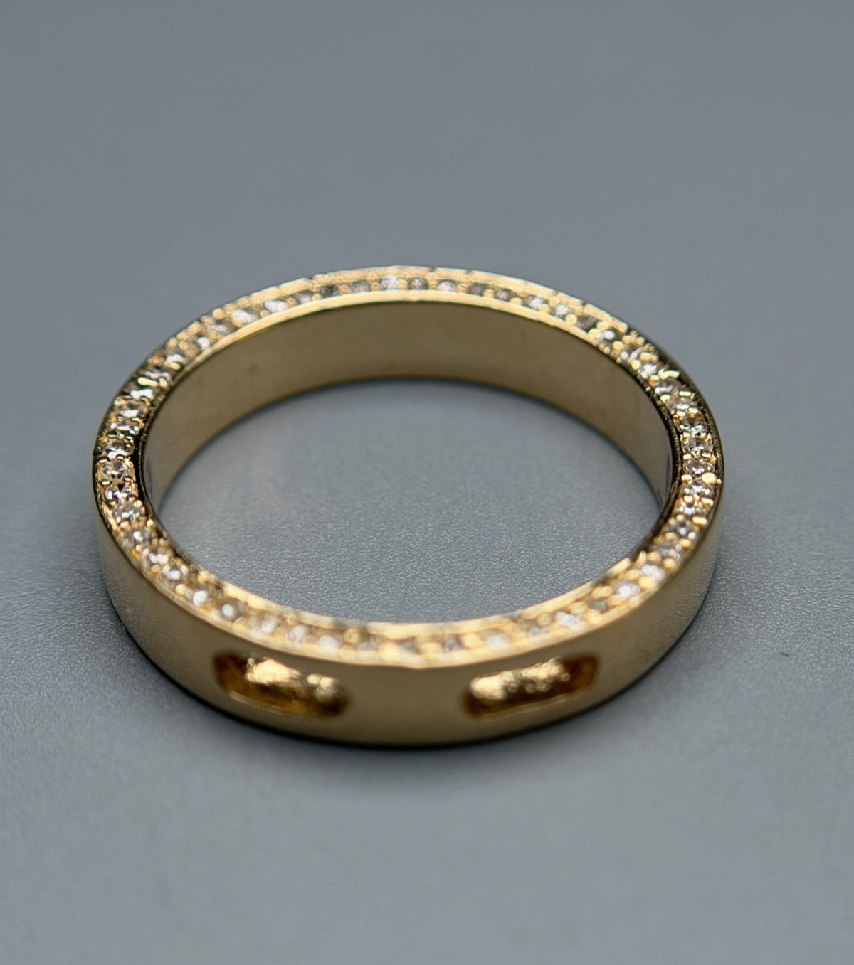 14K Yellow Gold Effy Circle Diamond Pendant
