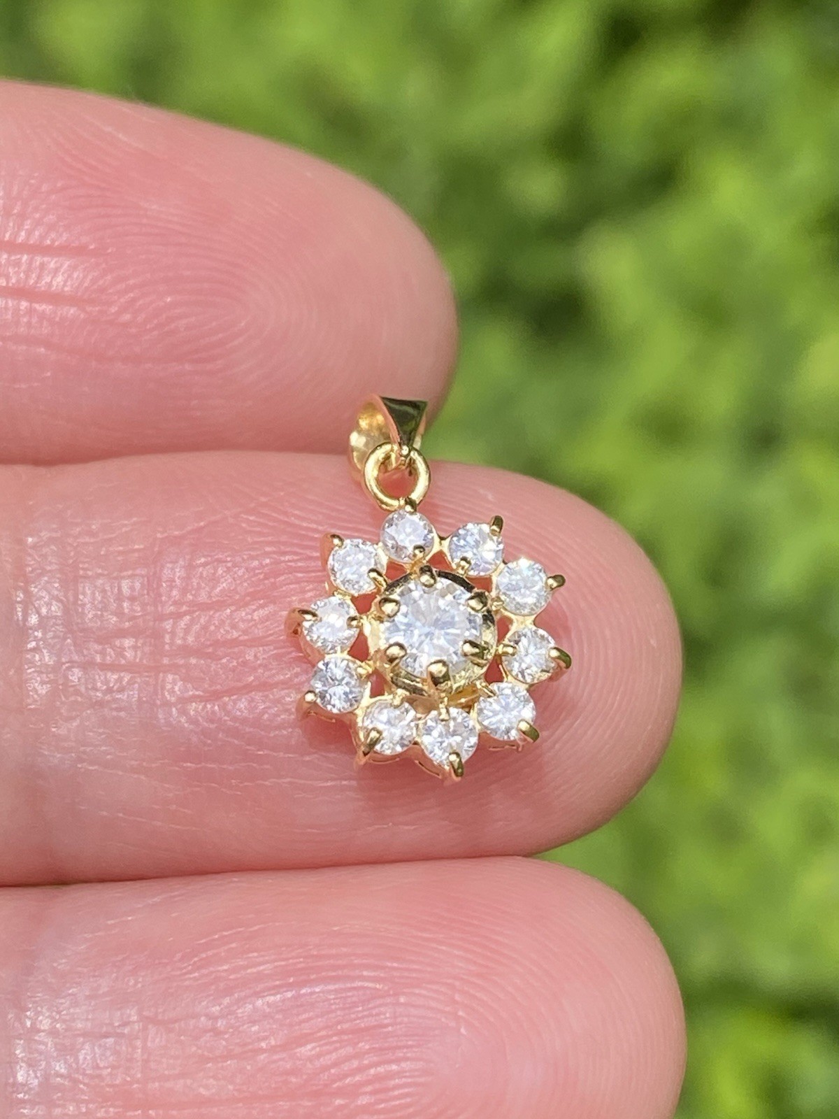18K Yellow Gold 0.41CTW 100% Natural Diamond Flower Cluster Pendant