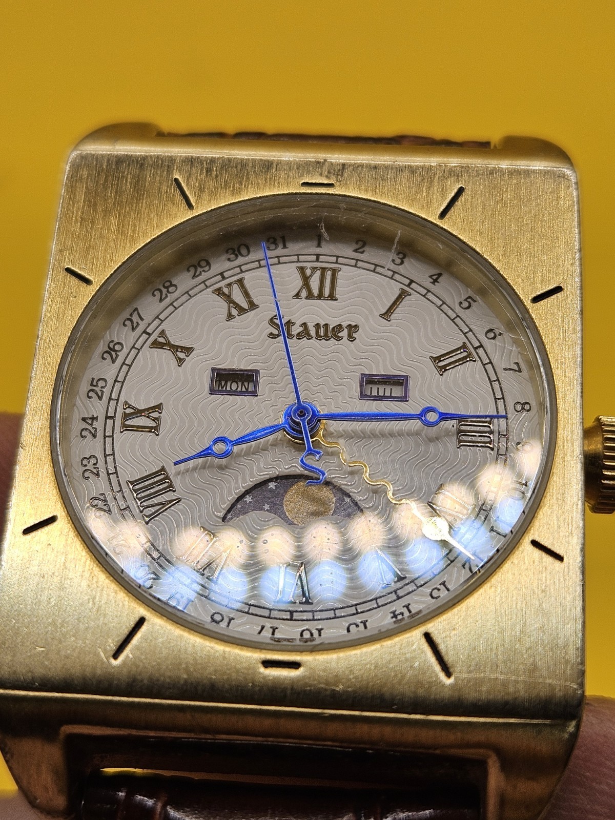 Stauer Moon Phase Quartz Day Date Watch Brown Leather Strap Gold Tone Non Work