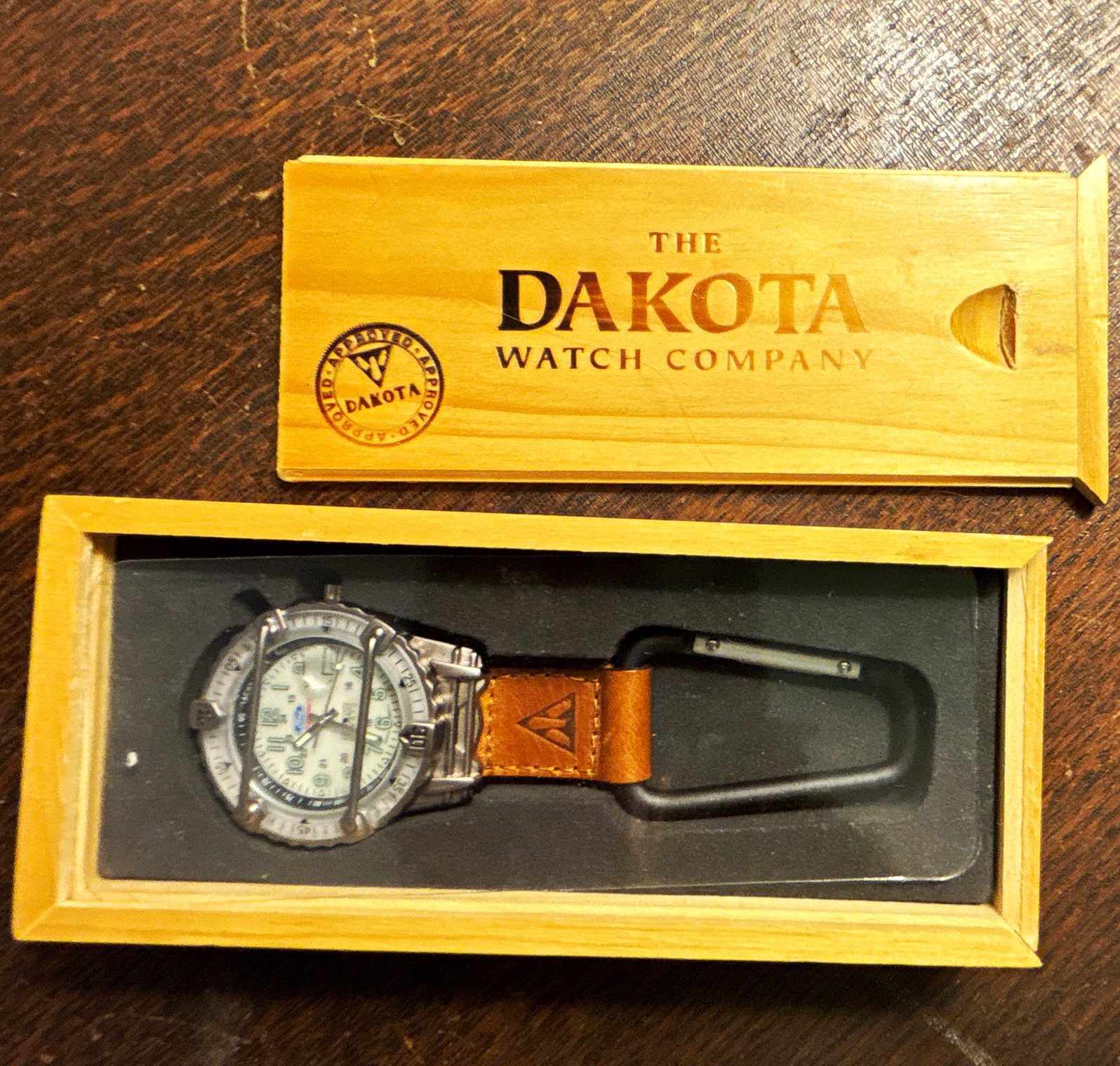 Dakota Watch Company Carabiner Clip Quartz Watch Leather Band White Dial Box