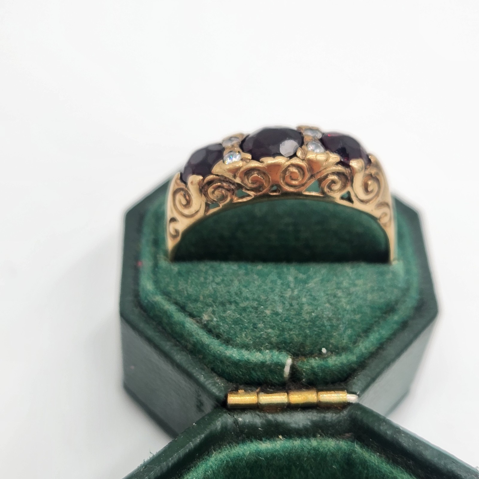 Vintage 9ct Yellow Gold 3 Stone Garnet Gypsy Ring, Size O 1/2 3 Grams