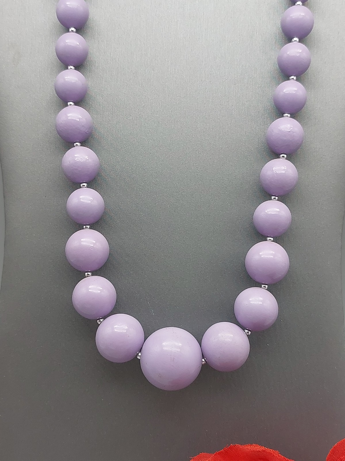 Beautiful Lavander Beaded Necklace Graduated Beads Silver Tone Spacers 24″