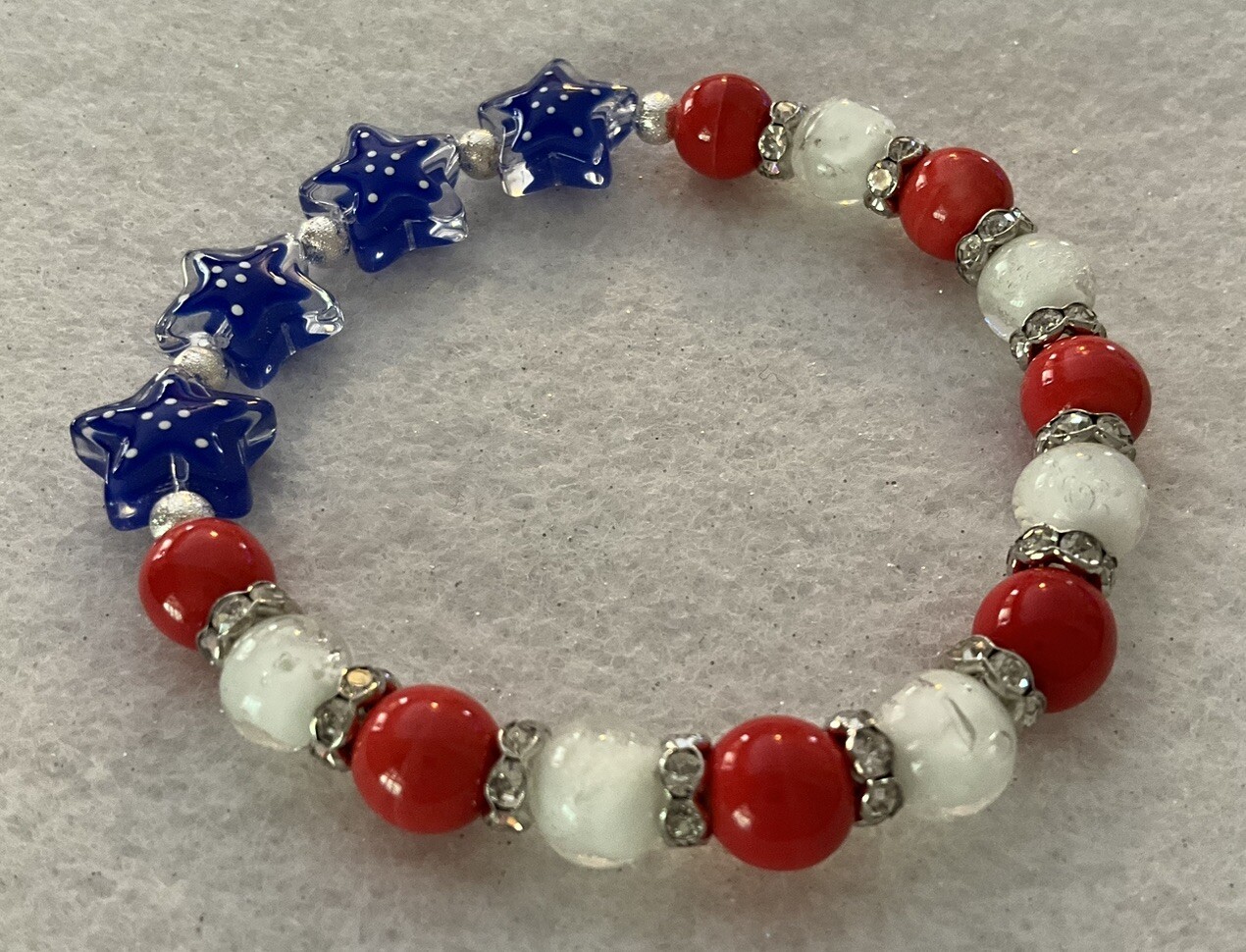Red White & Blue Stars & Stripes LampWork Beaded Bracelet w/Glow In Dark Beads