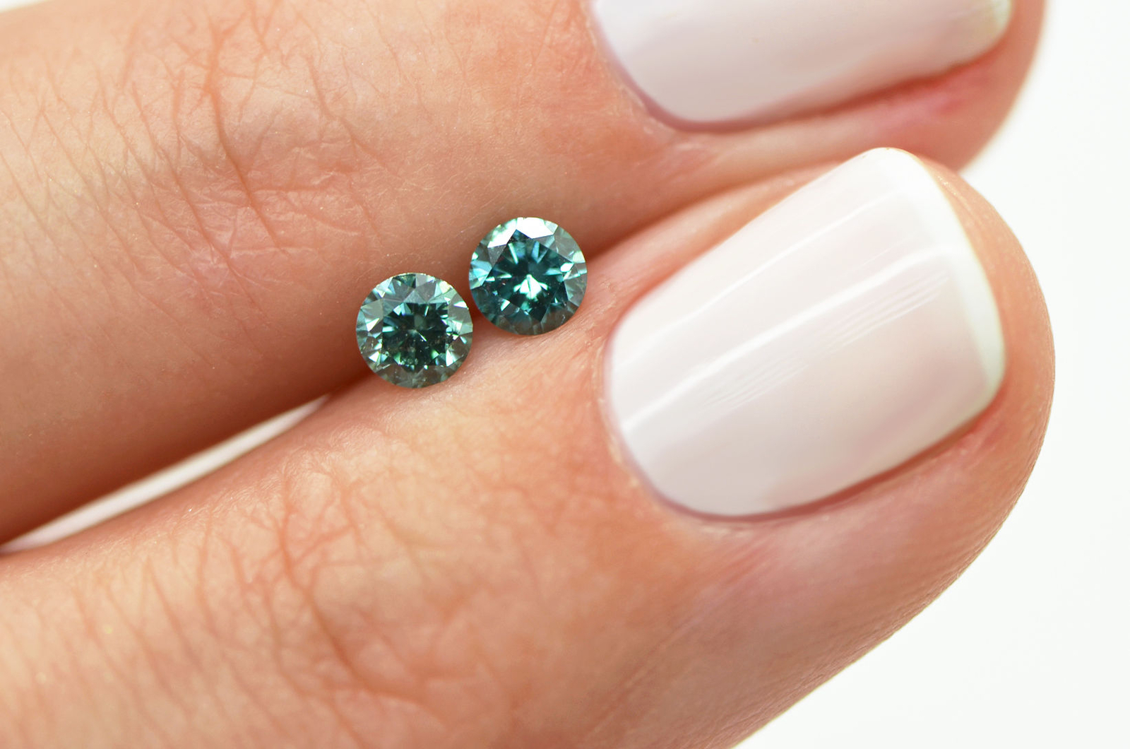 Round Diamonds Pair Fancy Green Enhanced VS2/SI1 Loose 3.65 MM Each 0.41 TCW