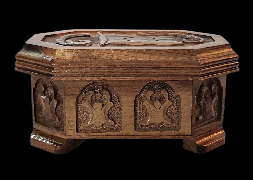 Vtg Kashmiri Hand Carved Walnut Wood Puzzle Jewelry Box Rotating Foot Lock-Read