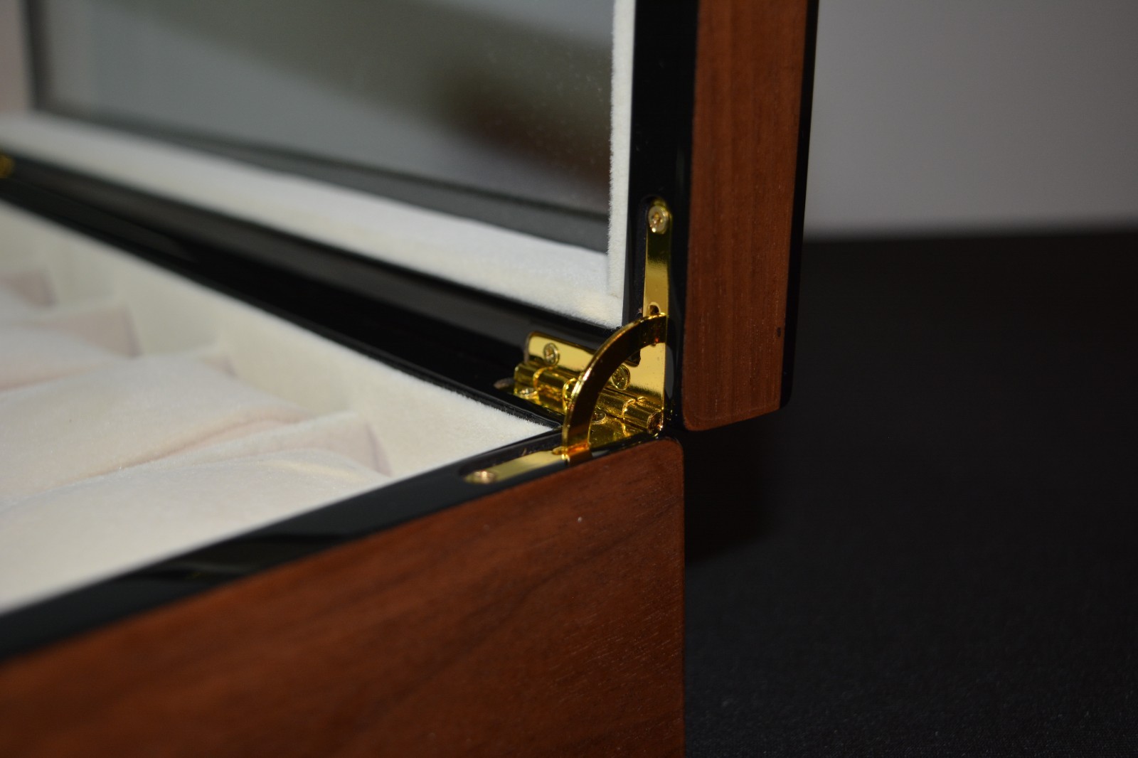 6 slot Luxury Watch Box Jewelry Display Case 6 Wood Grain, glossy, clear lid