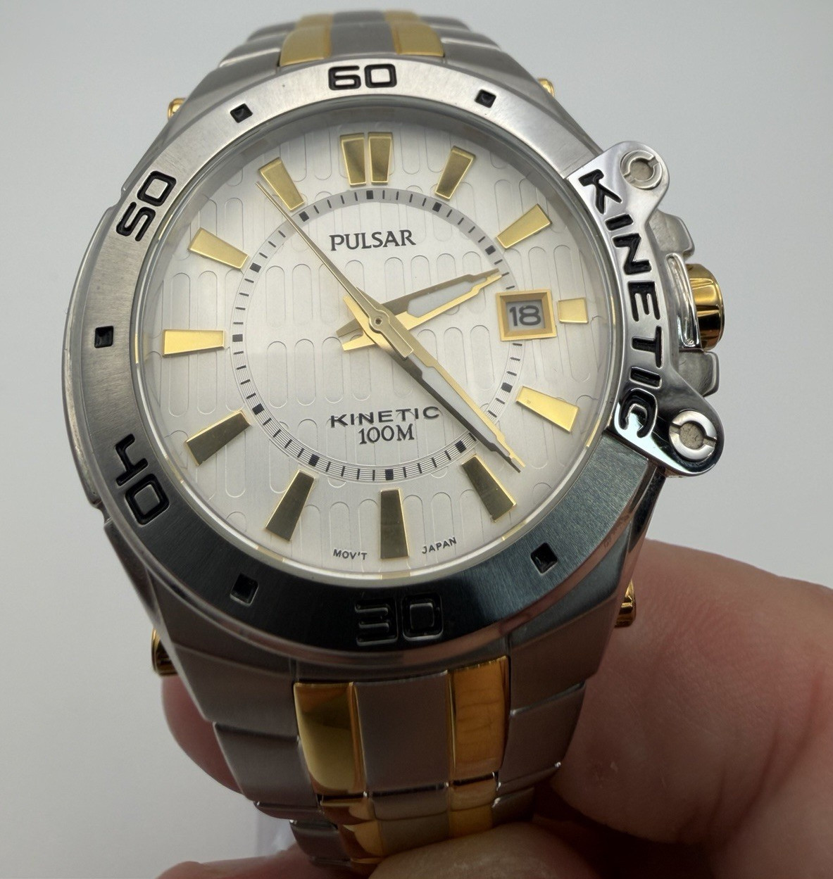 Pulsar Kinetic 100M Men’s 42mm Two-Tone Watch White Dial Exhibition Back Japan
