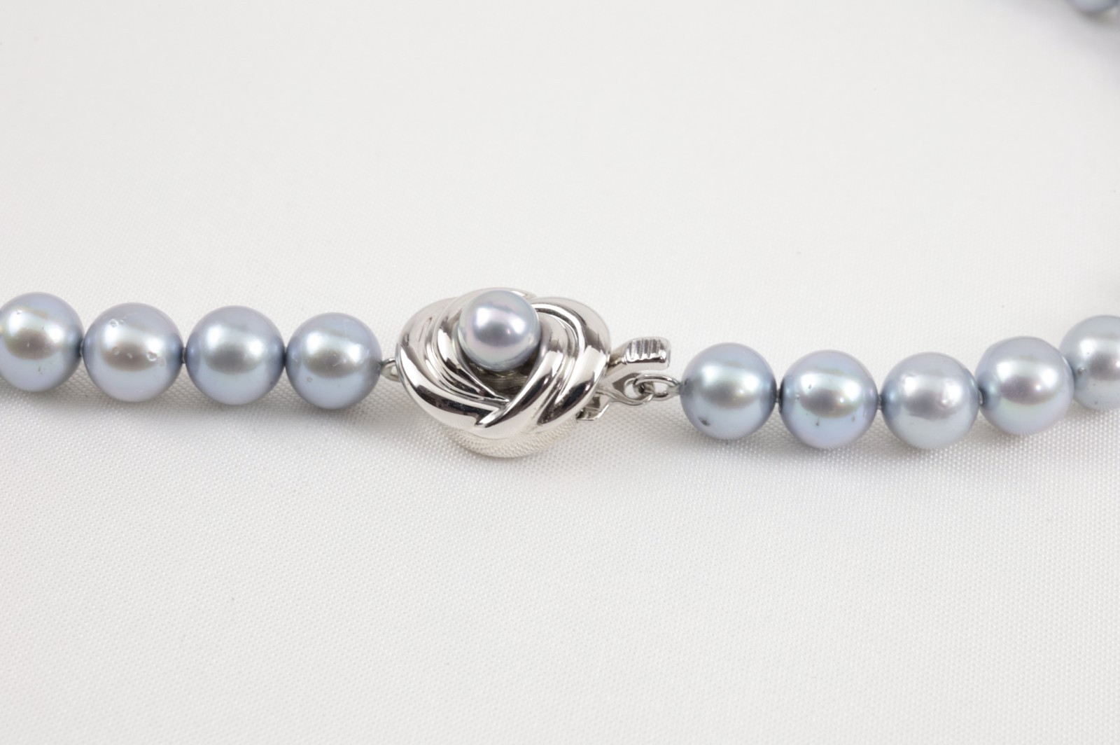 TASAKI Akoya Blue Pearl Necklace 7.0-7.5mm 17″ Silver Clasp w/ Case