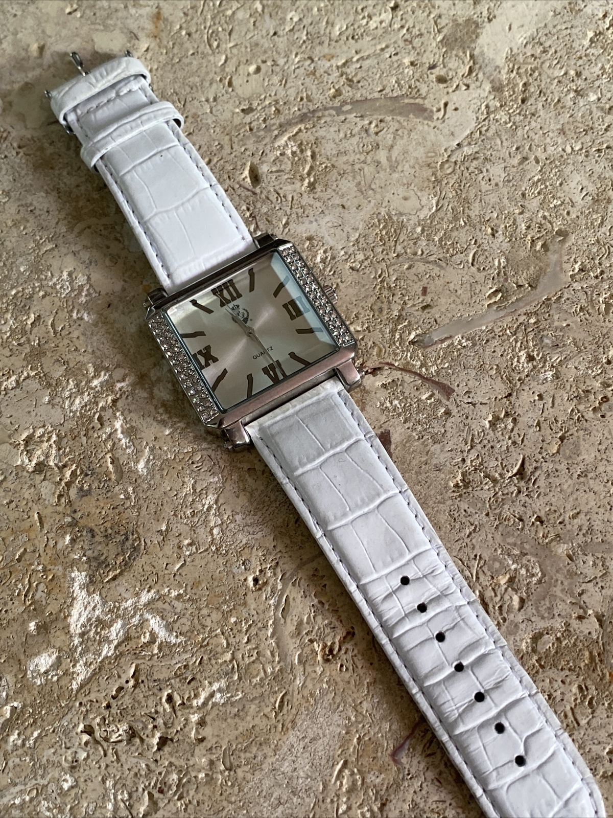 Women’s white leather strap PD Premier Design quartz watch – Needs Battery #1654