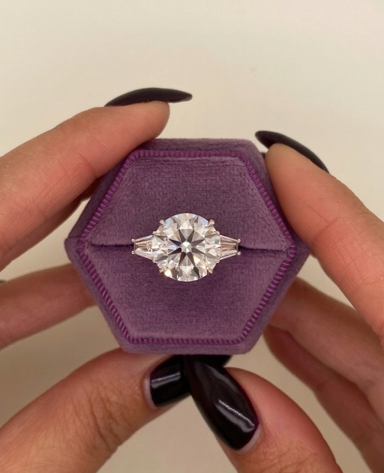 Lab Grown 6.80 Carat Round Cut E/VS1 Diamond Engagement Ring 14k White Gold IGI