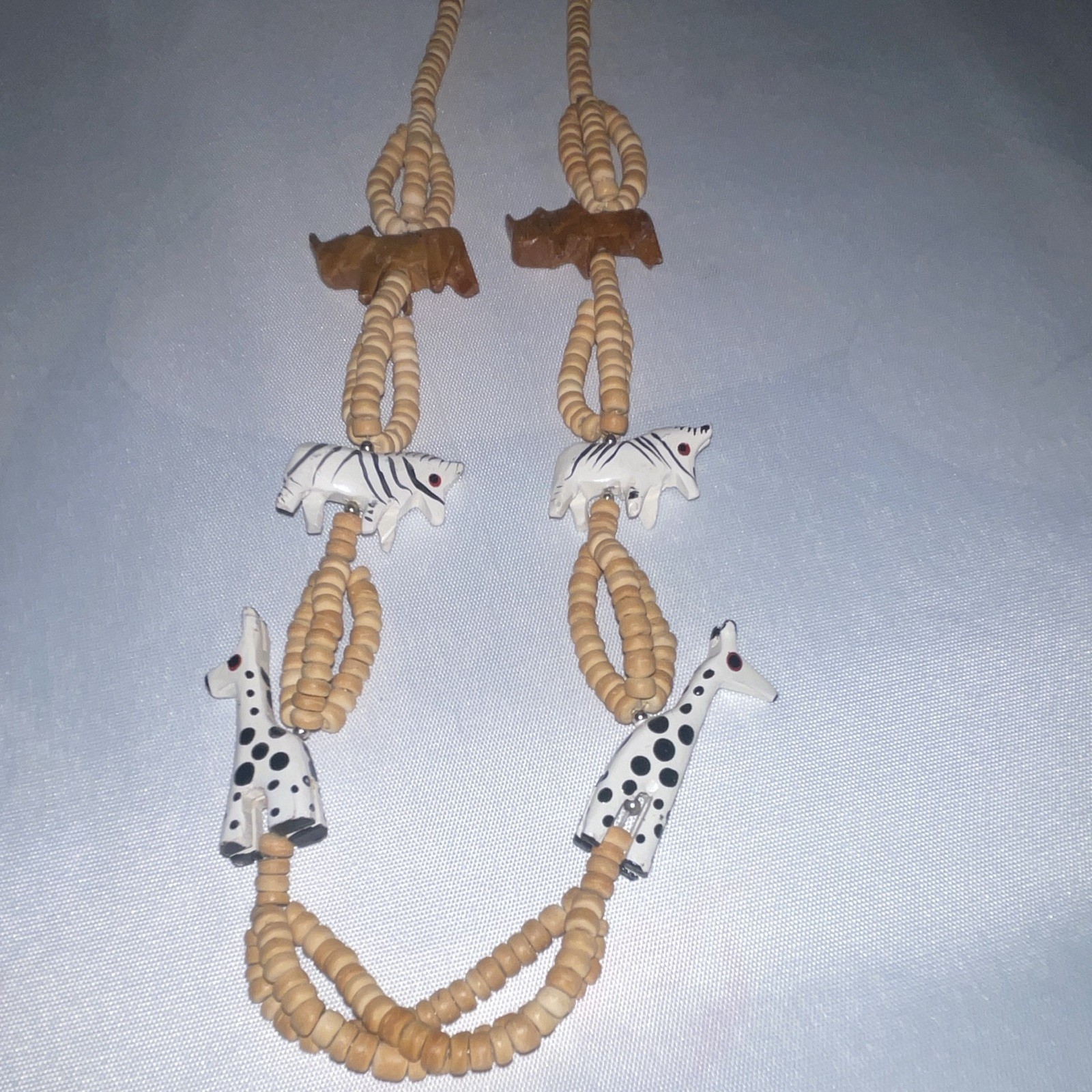 Beaded Animal Charm Pendant Necklace Beige White Brown Black Lobster Clasp