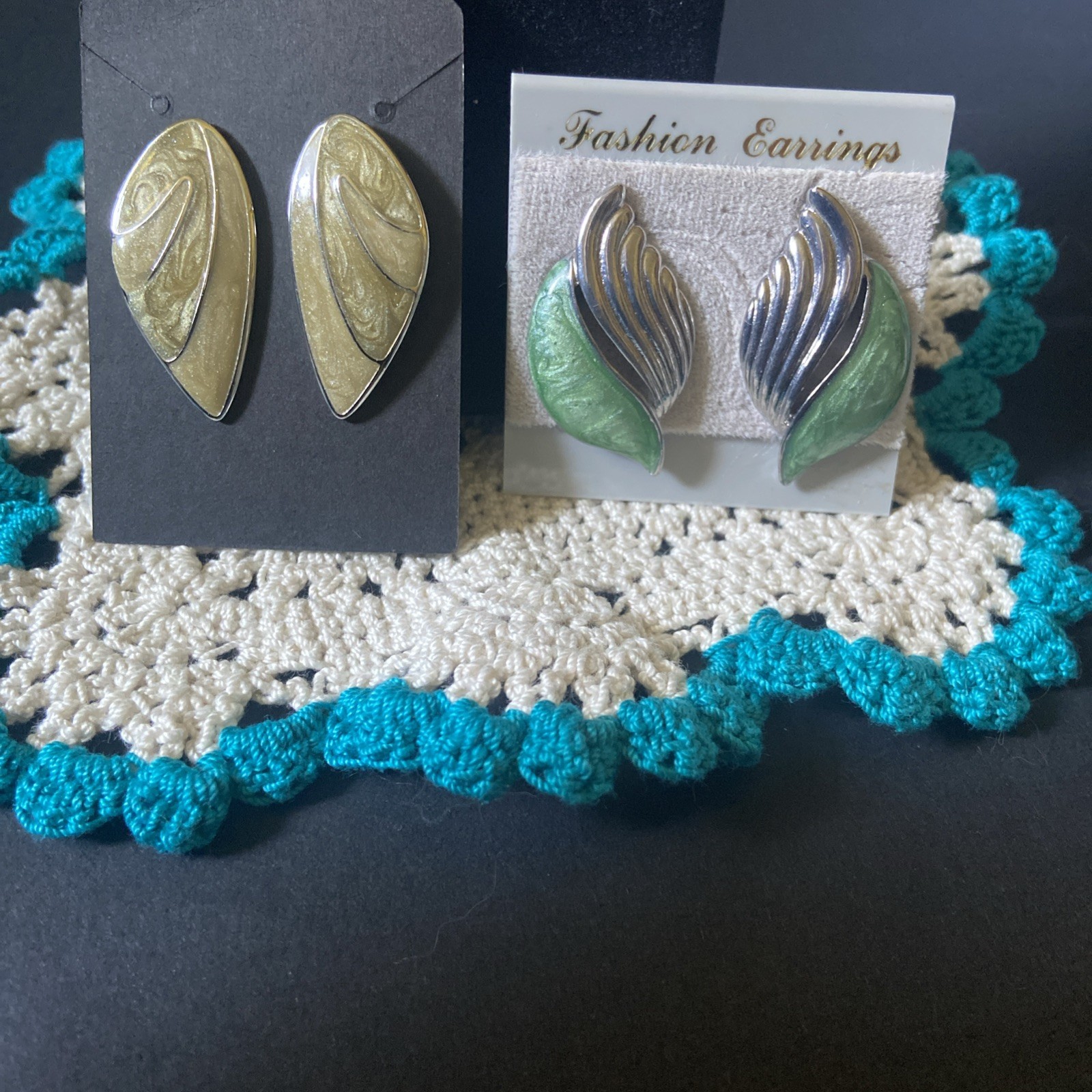Vintage Cloisonné Style Pierced Earrings Gold tone Enamel … 2 Pairs
