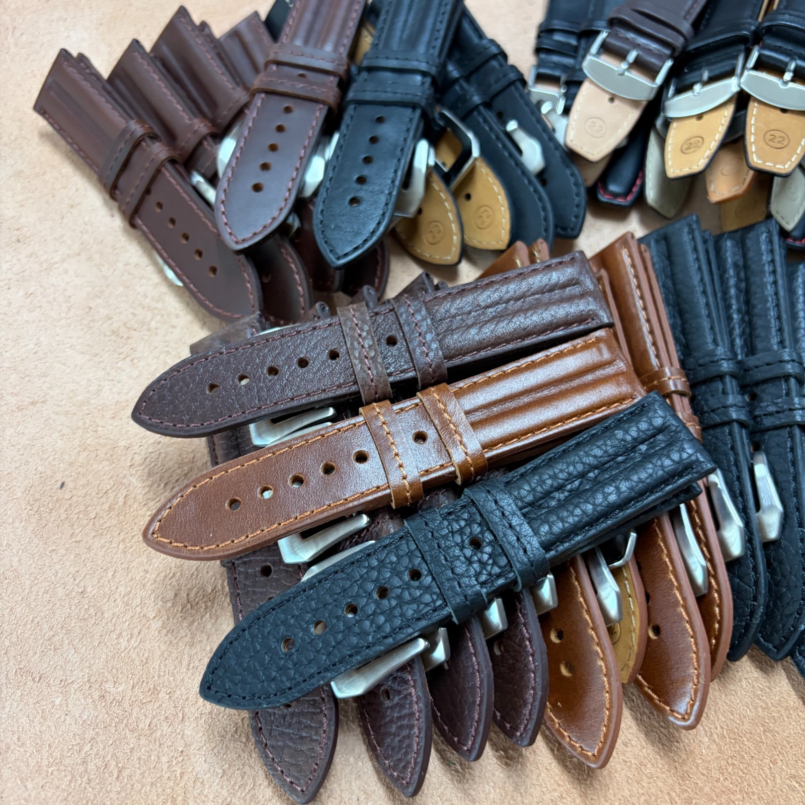 WHOLESALE Lot 50pcs Padded Leather Watch Strap Band Size 22mm (056)