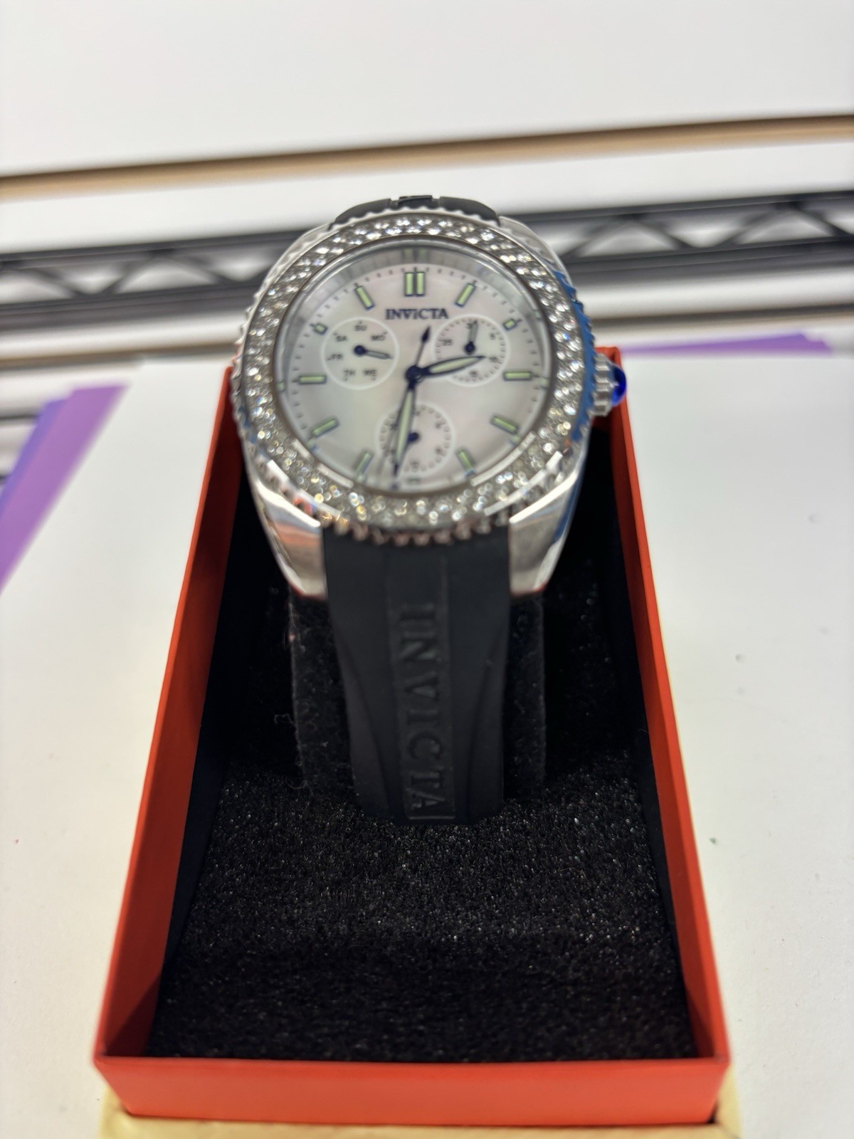 In Victor Angel Model 28487 Women’s Court Watch New Battery