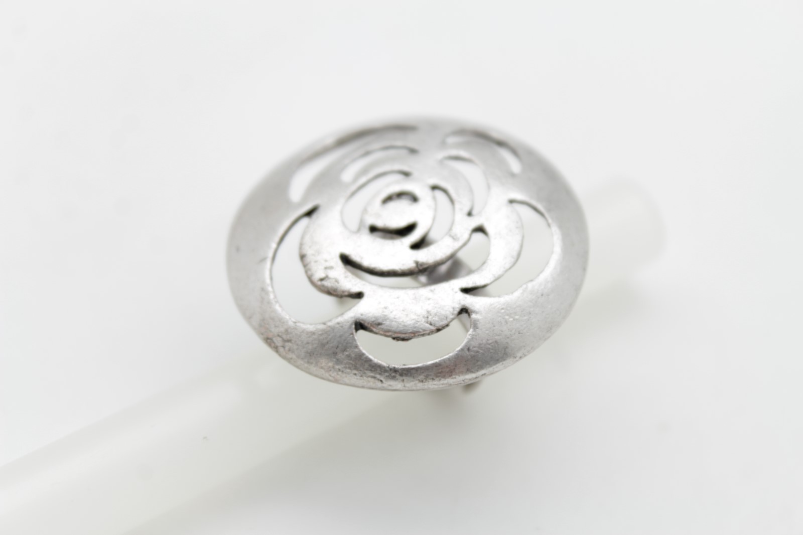 Women Silver Metal Ring Fashion Jewelry Flower Round Floral Casual Work Day Wear