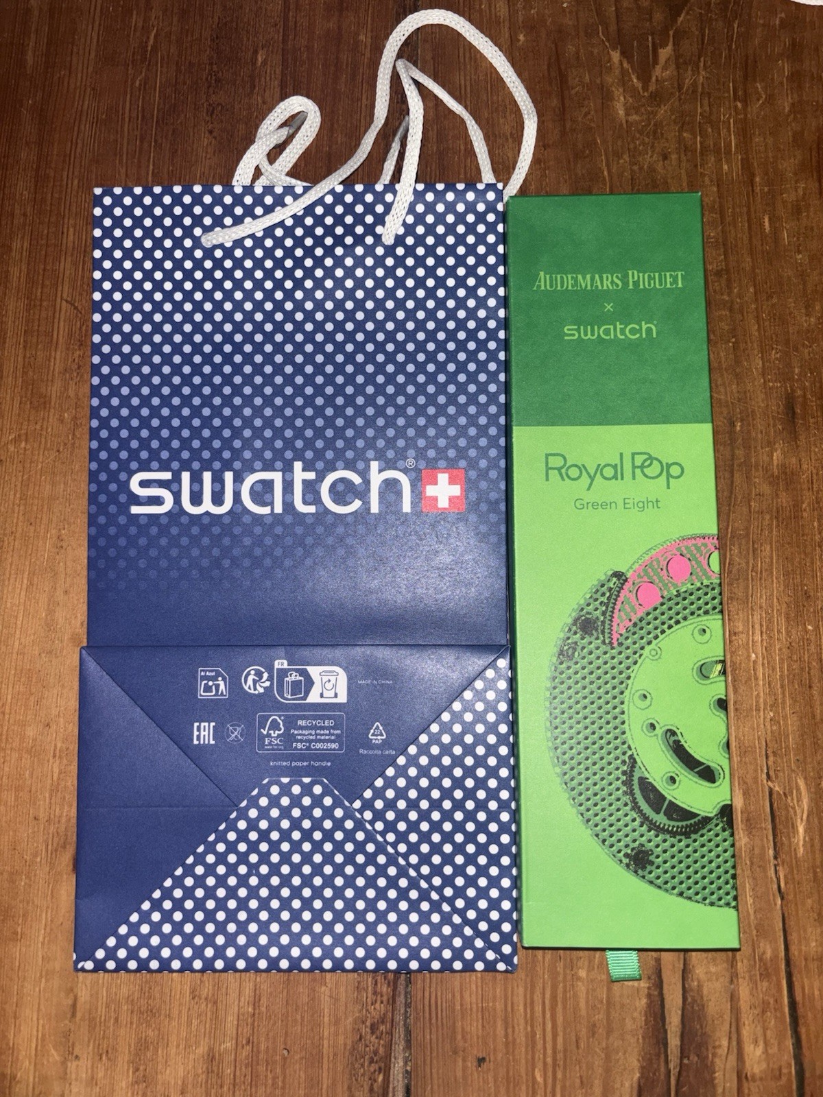 Swatch Royal Pop Green Eight Green Quartz 34mm Rubber Band 30m w/ Box