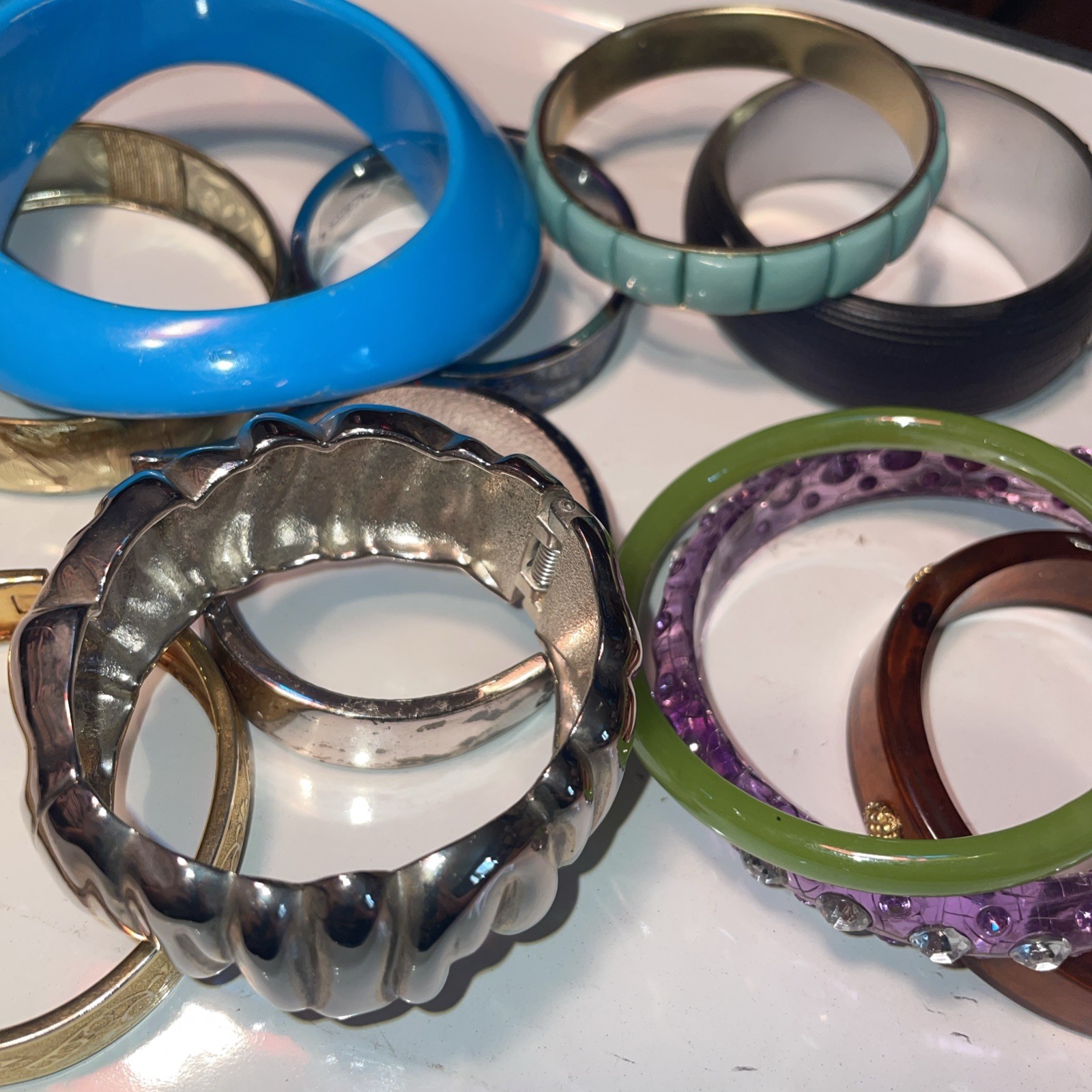 lot of 5 random Bracelets Bangles Chunky Vintage Resin Acrylic Plastic Vintage