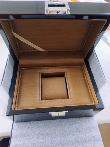 Solid Wood Lacquer Watch Box Storage Case High-End Display Gift Packaging