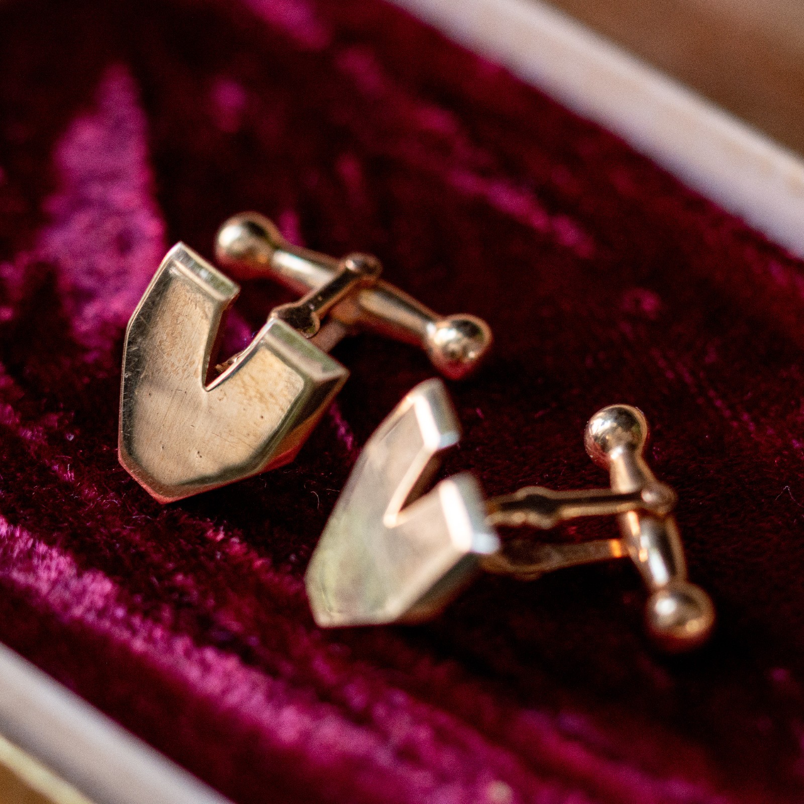 Vintage 14K Gold Cufflinks ‘V’ Initial Hallmark Custom MCM Atomic Solid YG 6.00g