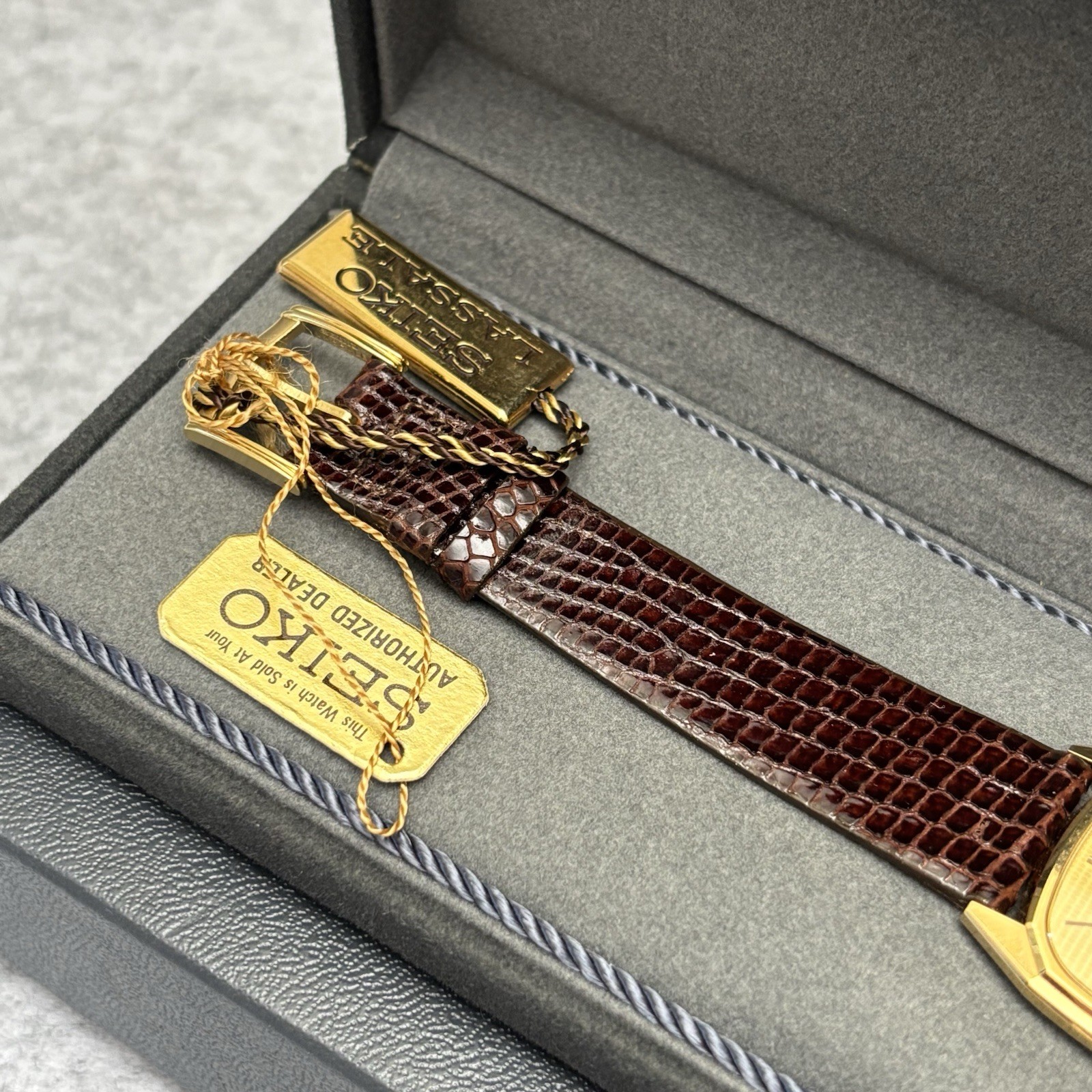 NOS Neo Vintage Seiko Lassale Tank Watch Men 28mm Gold Tone 6020-5839 – New Bat