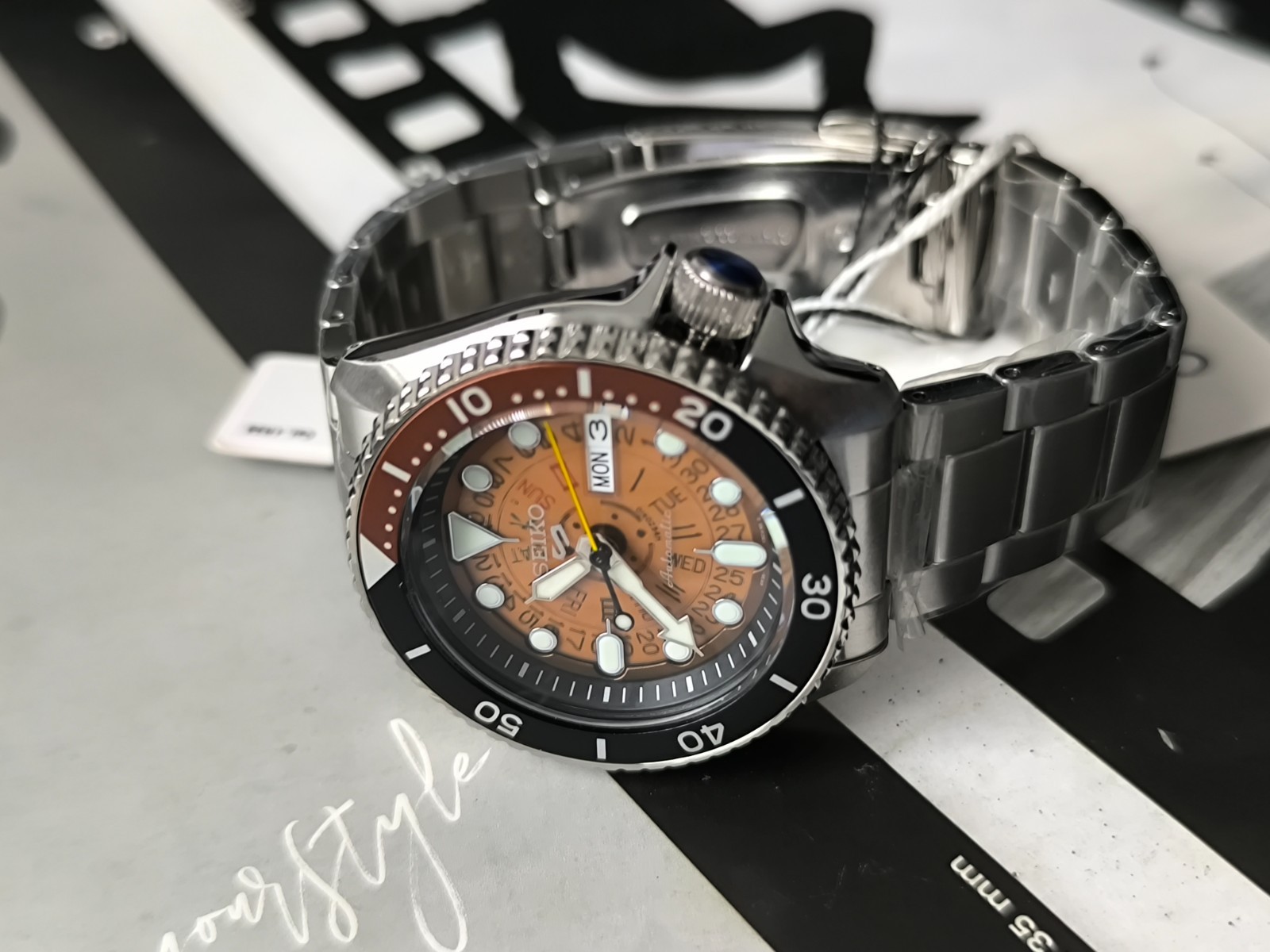 Seiko 5 Sports Asia SRPJ47K1 TIME SONAR Orange (w/box*) Priority Mail!