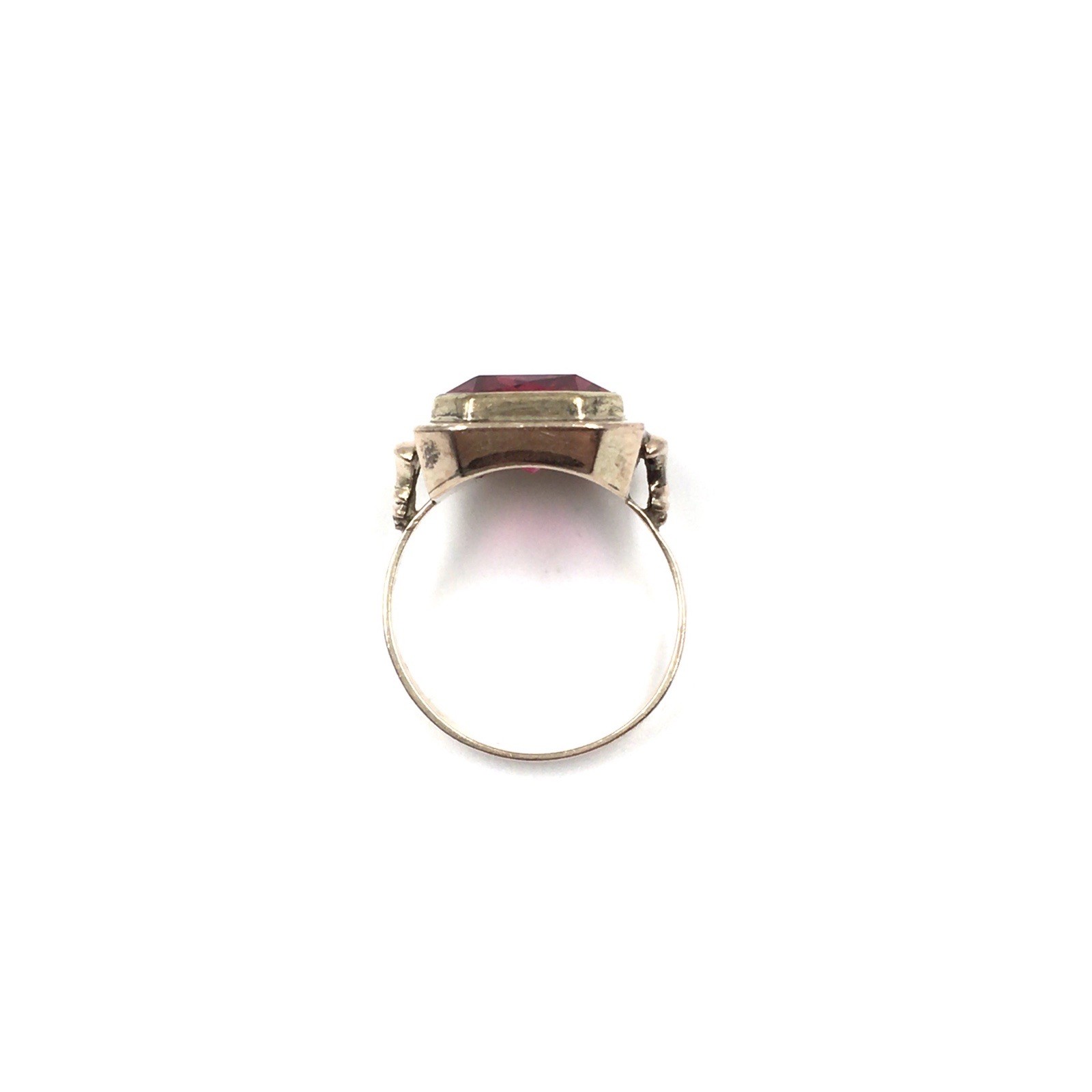 8kt gold ring synthetic ruby 333 yellow gold 1.5 x 1.2 cm signet ring RW 62