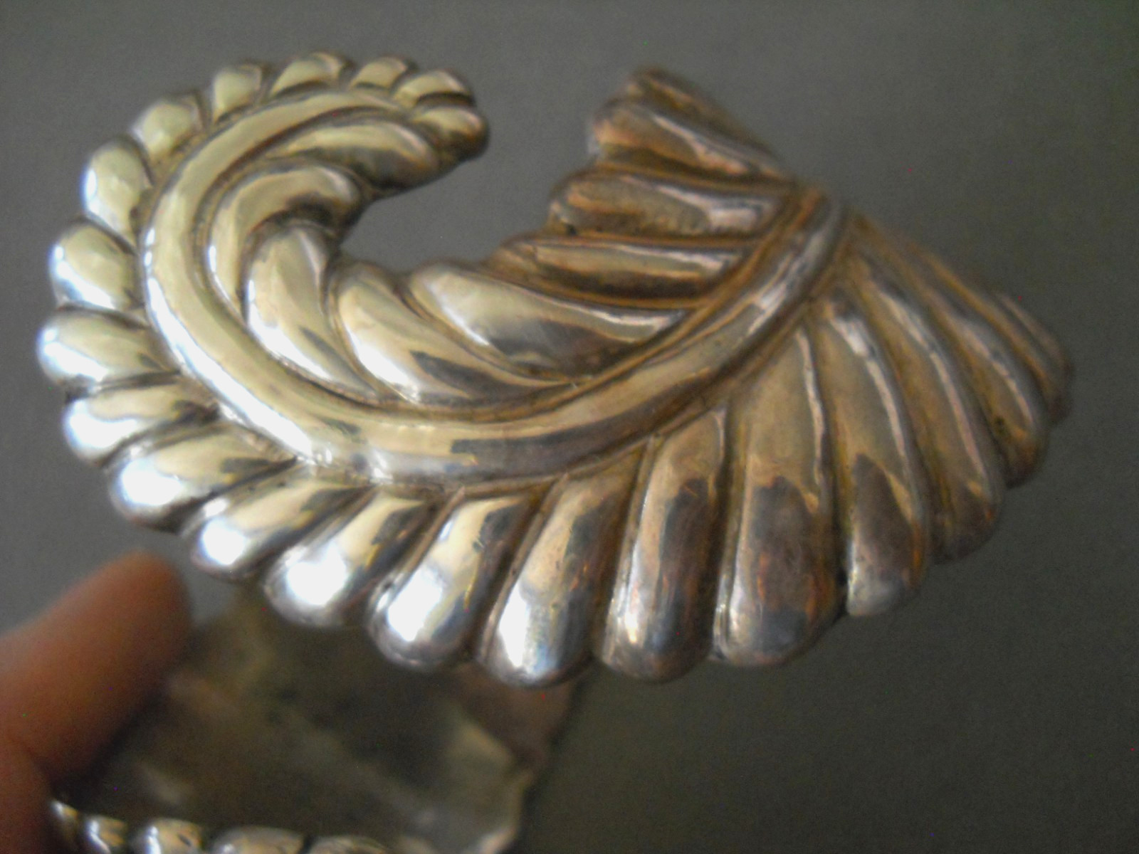 1950s Collectible TAXCO Sterling Silver Hinged Clamper Fern Motif Cuff Bracelet