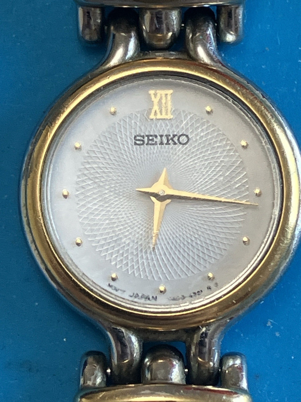 Vintage Seiko V400-1229 Watch Quartz White Dial Gold Tone Bracelet Working