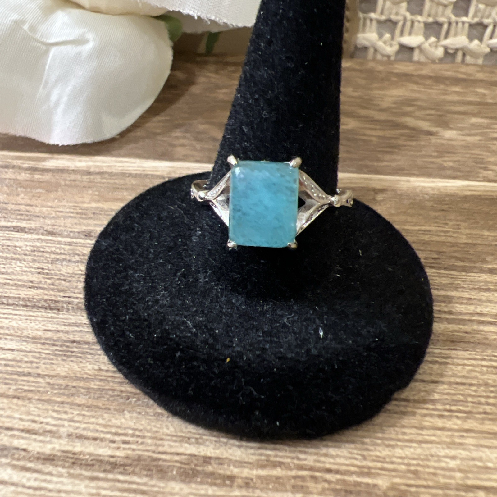 Bomb Party Ring Size 7. Aqua Color Stone. Mermaid Tail. Rhodium Plating.