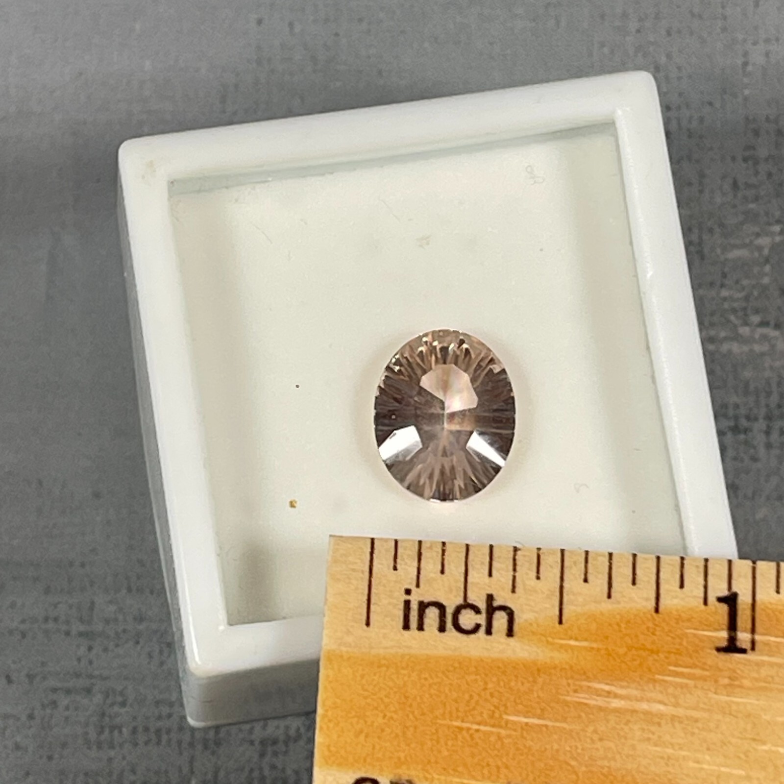 Beautiful Oval Shaped Quant Cut Morganite Gemstone Approximately 2.80CT 12X10MM