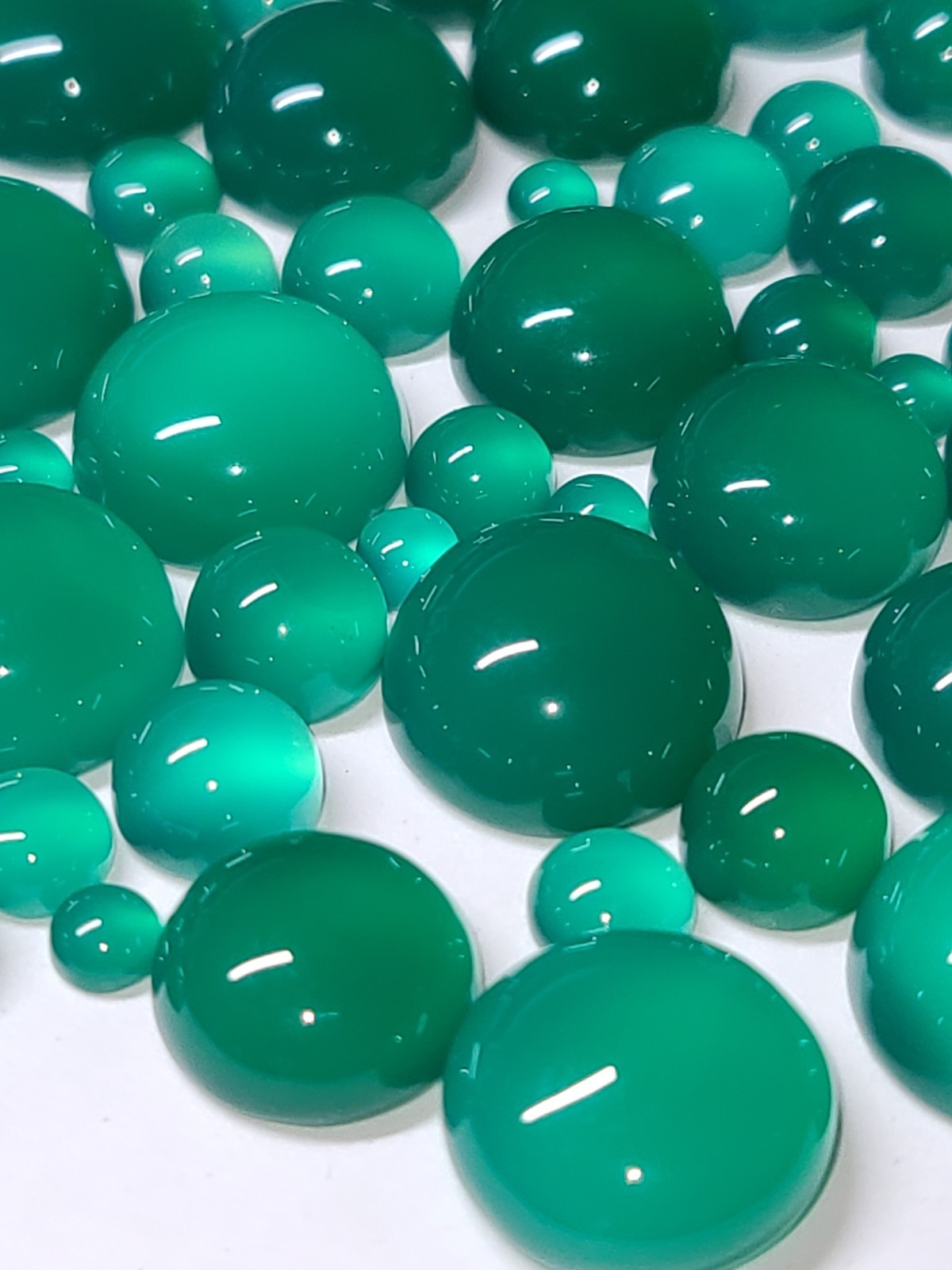 Green Onyx 3mm, 4mm, 5mm, 6mm, 7mm, 8mm, 10mm, 12mm, 14mm Round Loose Cabochons