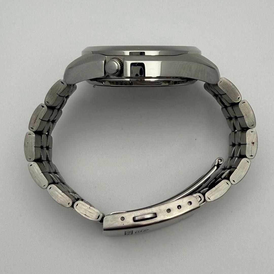 SEIKO 5 7S26-01V0 Automatic, 21 jewels, open case back, black dial